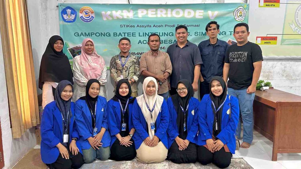 Mahasiswa S1 Farmasi STIKes Assyifa Aceh Laksanakan KKN Periode V di Gampong Batee Linteung