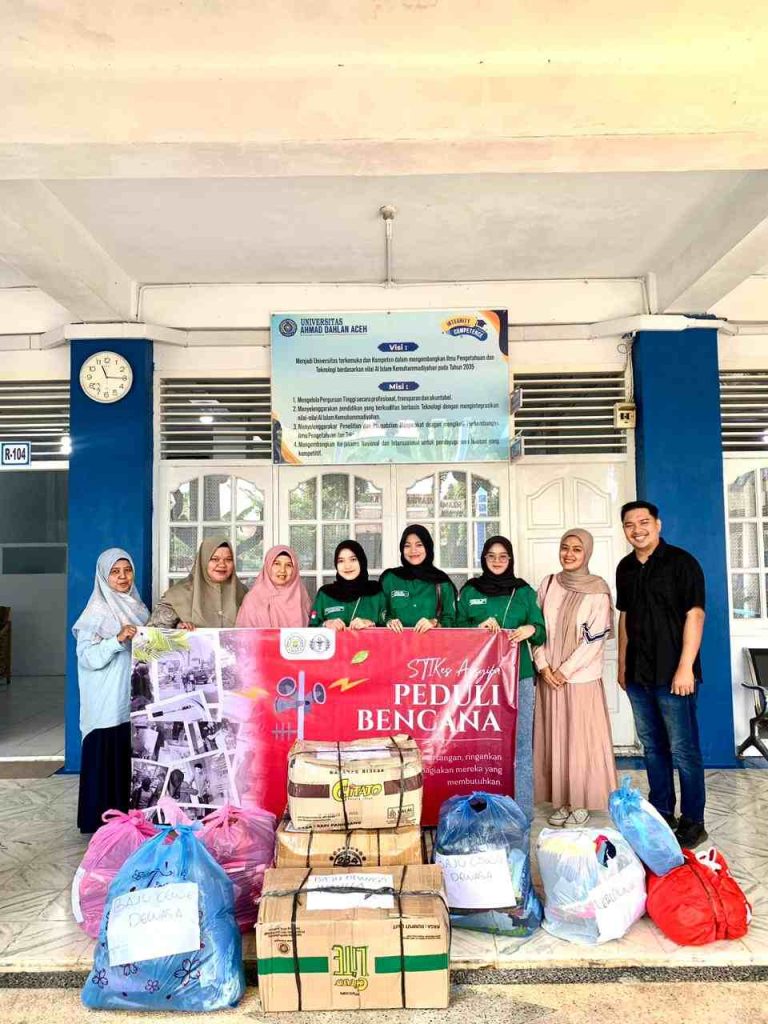 BEM STIKes Assyifa Aceh Salurkan Donasi Bencana Banjir Sumatra–Aceh melalui Universitas Ahmad Dahlan Aceh