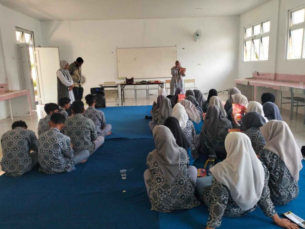 STIKes Assyifa Aceh Perluas Jangkauan Sosialisasi PMB ke SMA Negeri 1 Sampoiniet